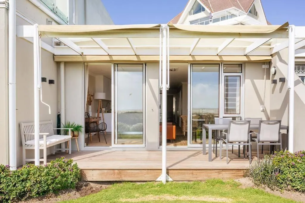 Apartment Dolphin Beach Cabana Luxe Beach Cabana Voor 4 Personen Direct Aan Het Strand Table View